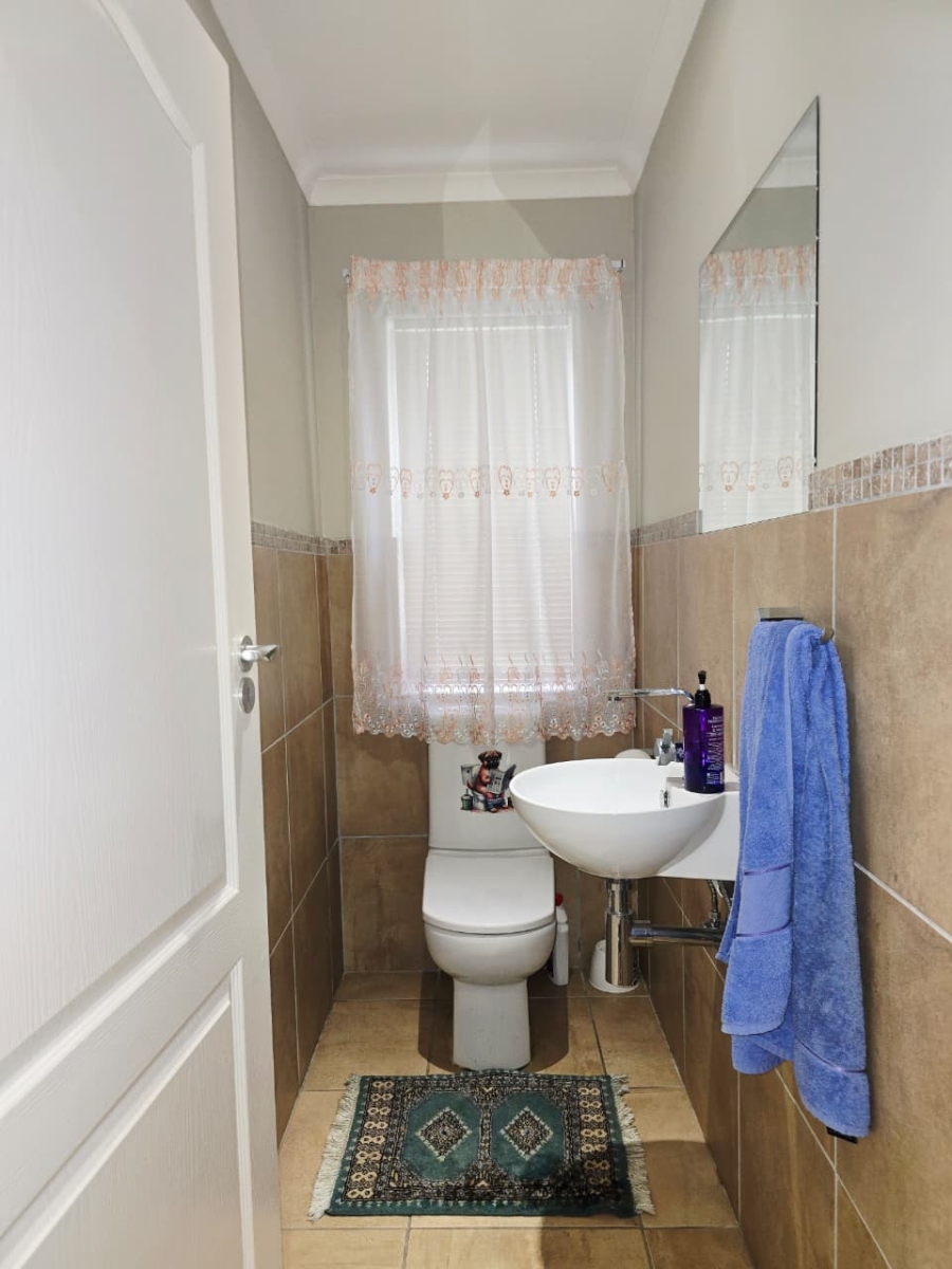 3 Bedroom Property for Sale in Kingswood Golf Estate Western Cape